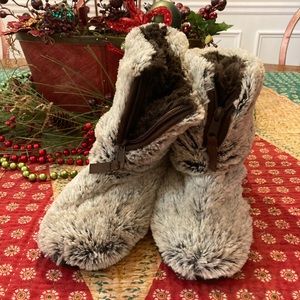 Dearform pile bootie with a zip up front